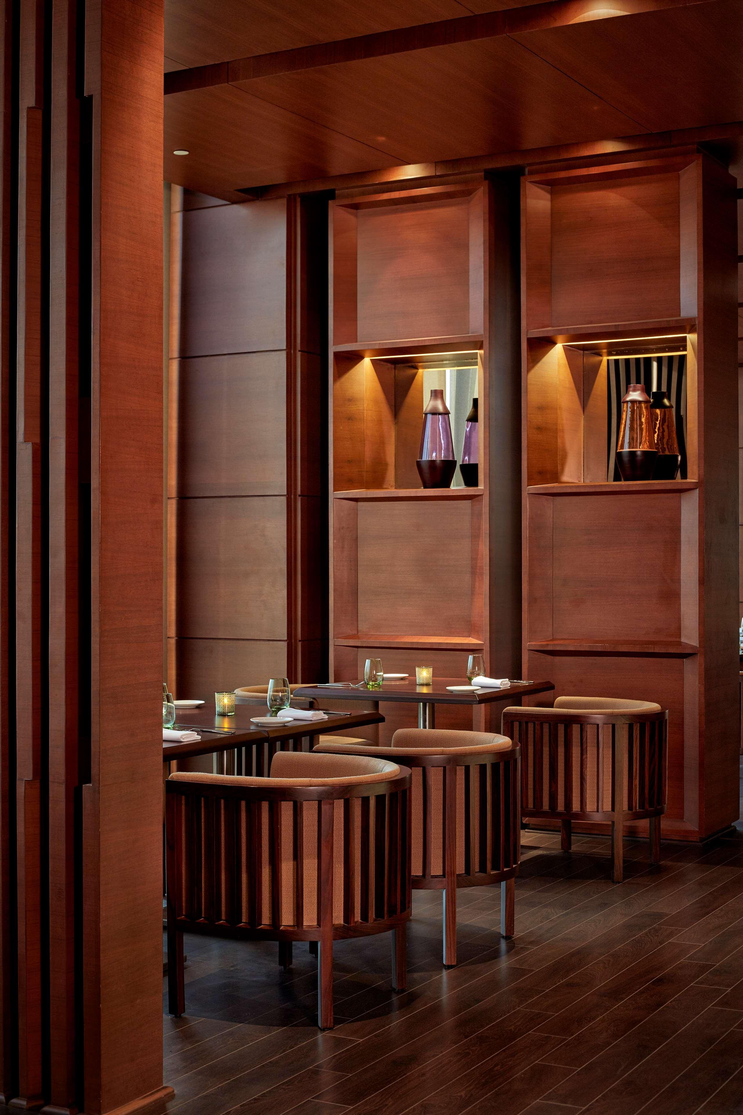 昌迪加尔凯悦酒店 Chandīgarh 外观 照片 The bar at the restaurant