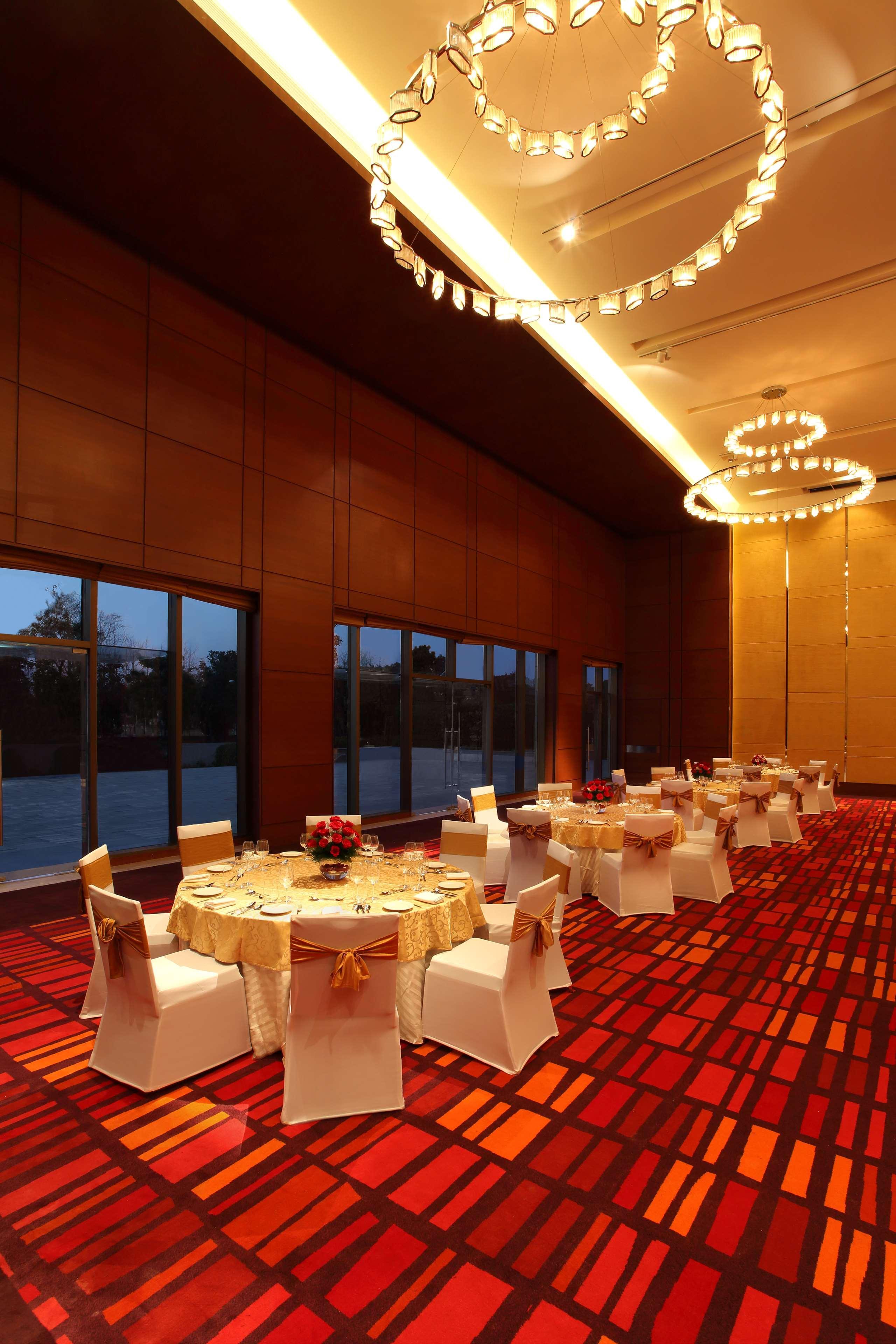 昌迪加尔凯悦酒店 Chandīgarh 外观 照片 The ballroom