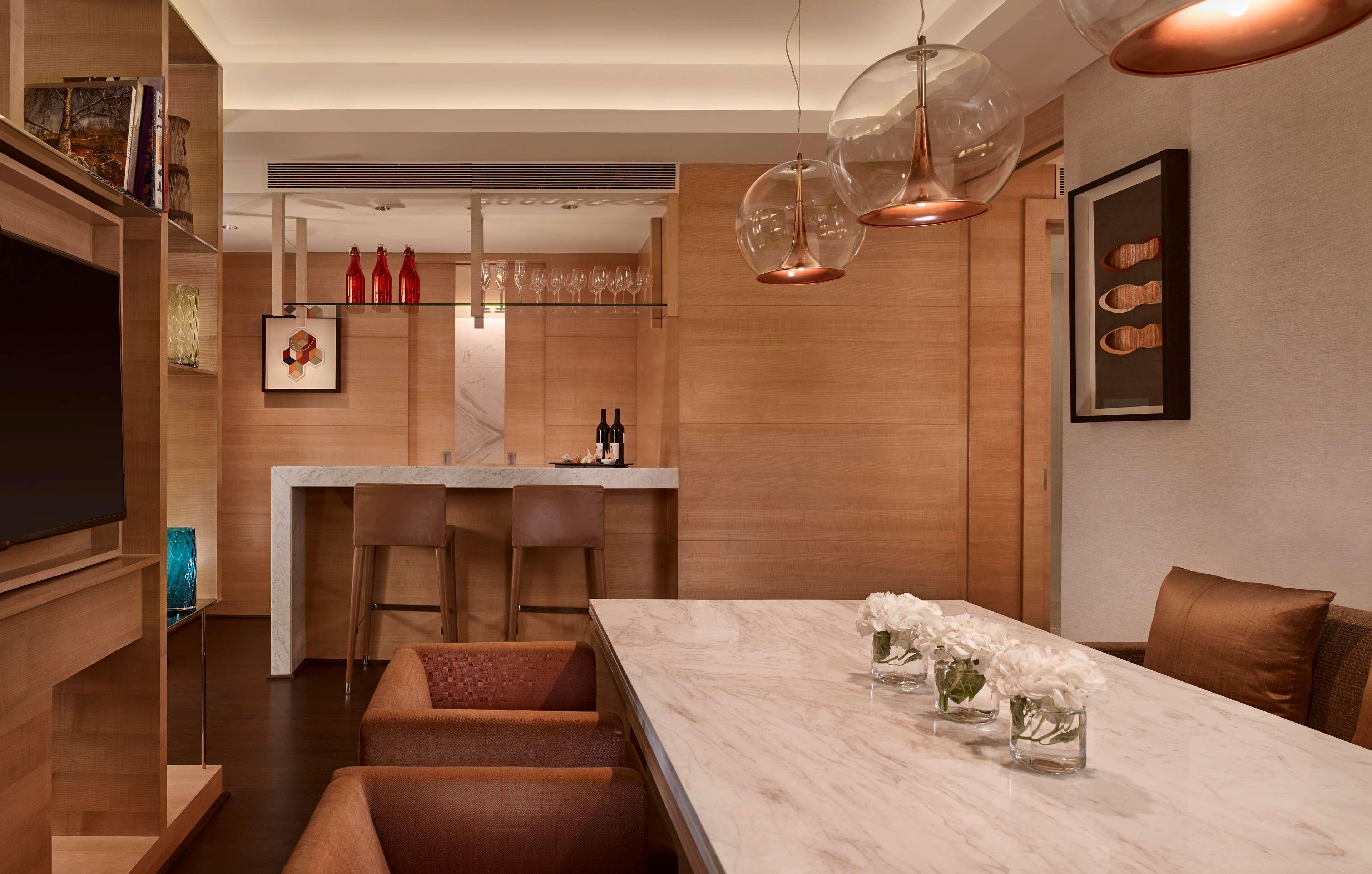 昌迪加尔凯悦酒店 Chandīgarh 外观 照片 The interior of a suite at the Mandarin Oriental, Munich